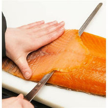 Charger l'image dans la galerie, Saumon fumé entier - 1 kg - env. 20 tranches